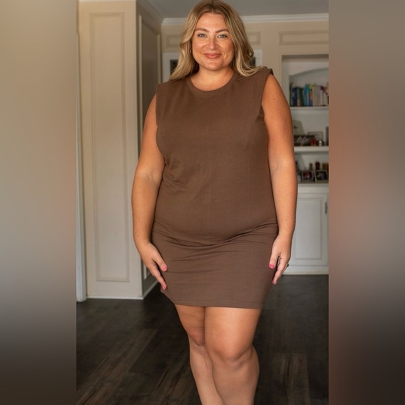The Drop NWT Mariana Strong Shoulder Dress Sz L in Coffee Bean - Picture 4 of 9